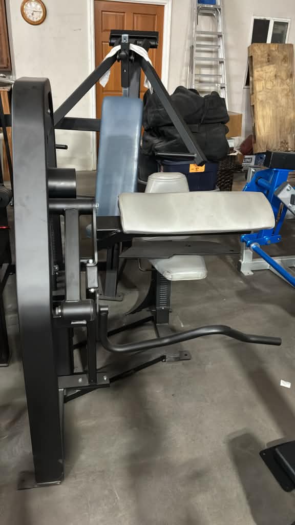 Example 10 of professional gym equipment