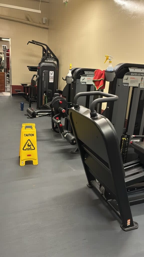 Example 32 of professional gym equipment